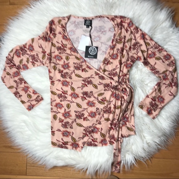 NWT Bobeau Peach Floral Long Sleeve Wrap Top - Picture 3 of 7